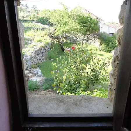Casa Da Ti Galinha * Porto de Mós