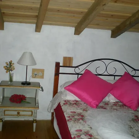 Casa Da Ti Galinha * Porto de Mós